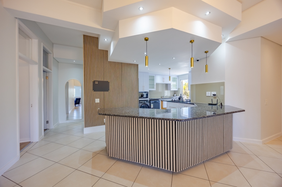 3 Bedroom Property for Sale in Kenilworth Upper Western Cape